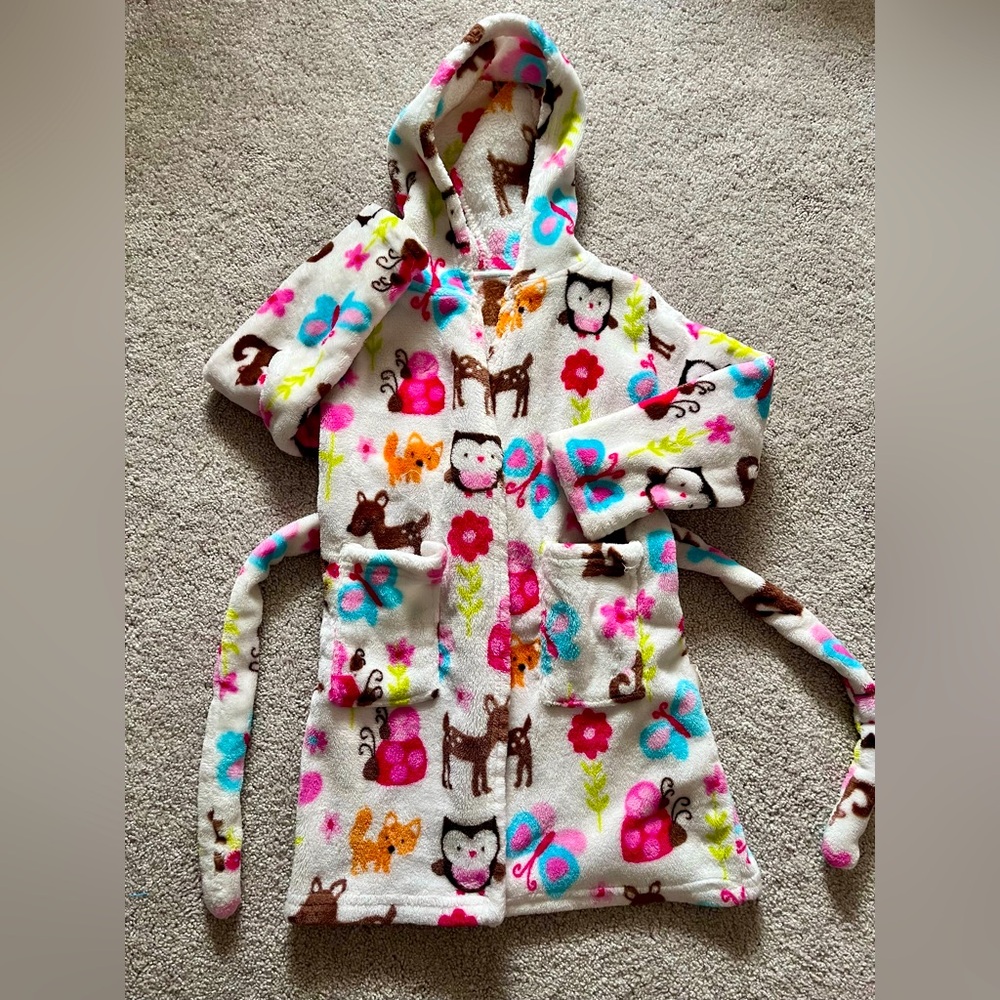 ⭐️5/$25⭐️ Kids 2T Hooded Bathrobe